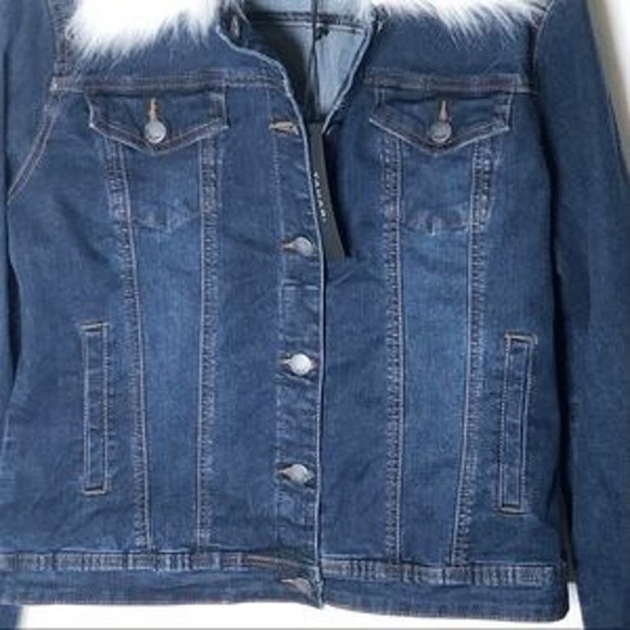 Tahari Denim Trucker Jacket with Detachable White Faux Fur Collar Size S* wom721 - Picture 6 of 10